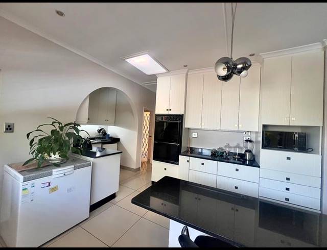 5 BEDROOM HOUSE FOR SALE IN HAYFIELDS